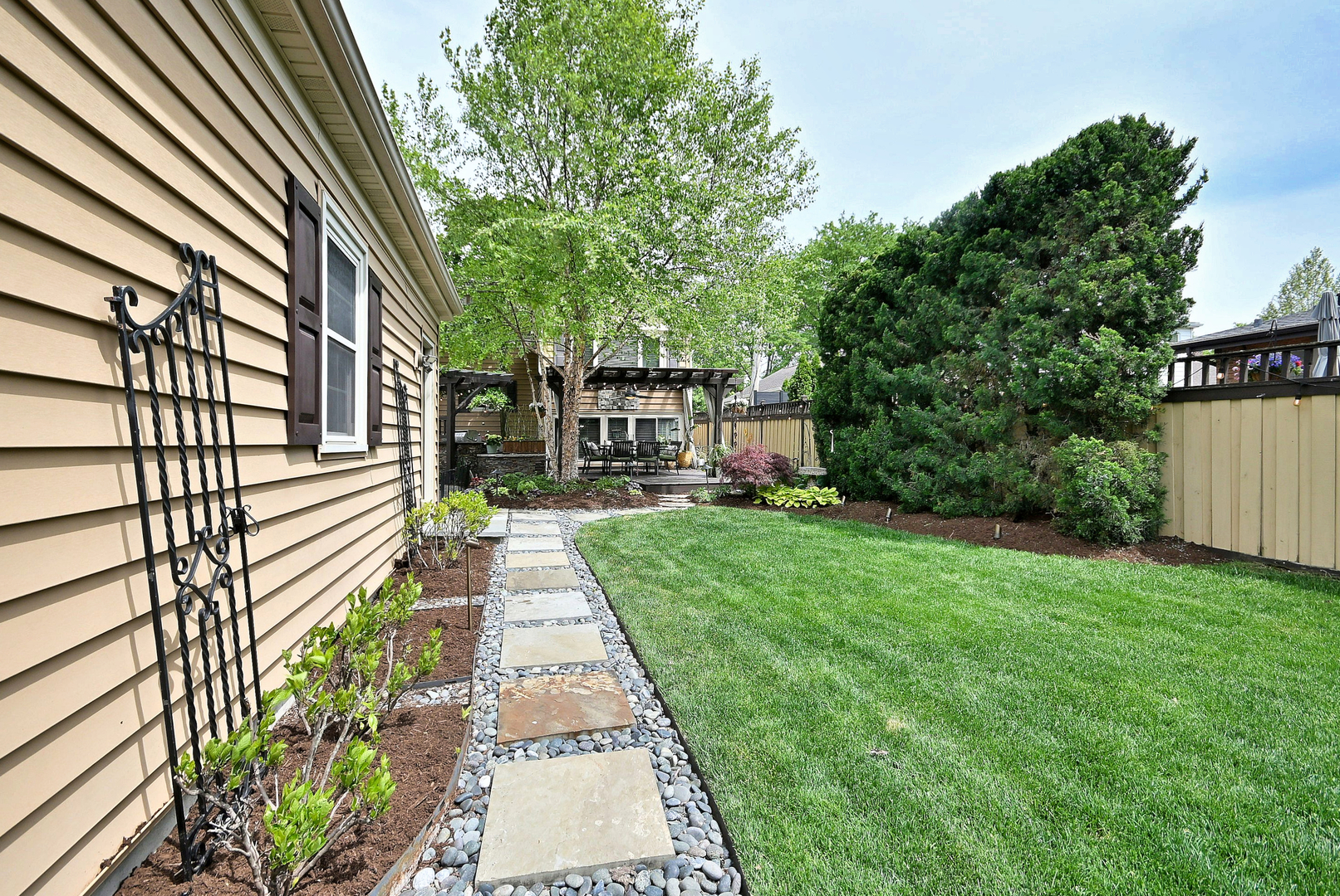 114 S Poplar Avenue