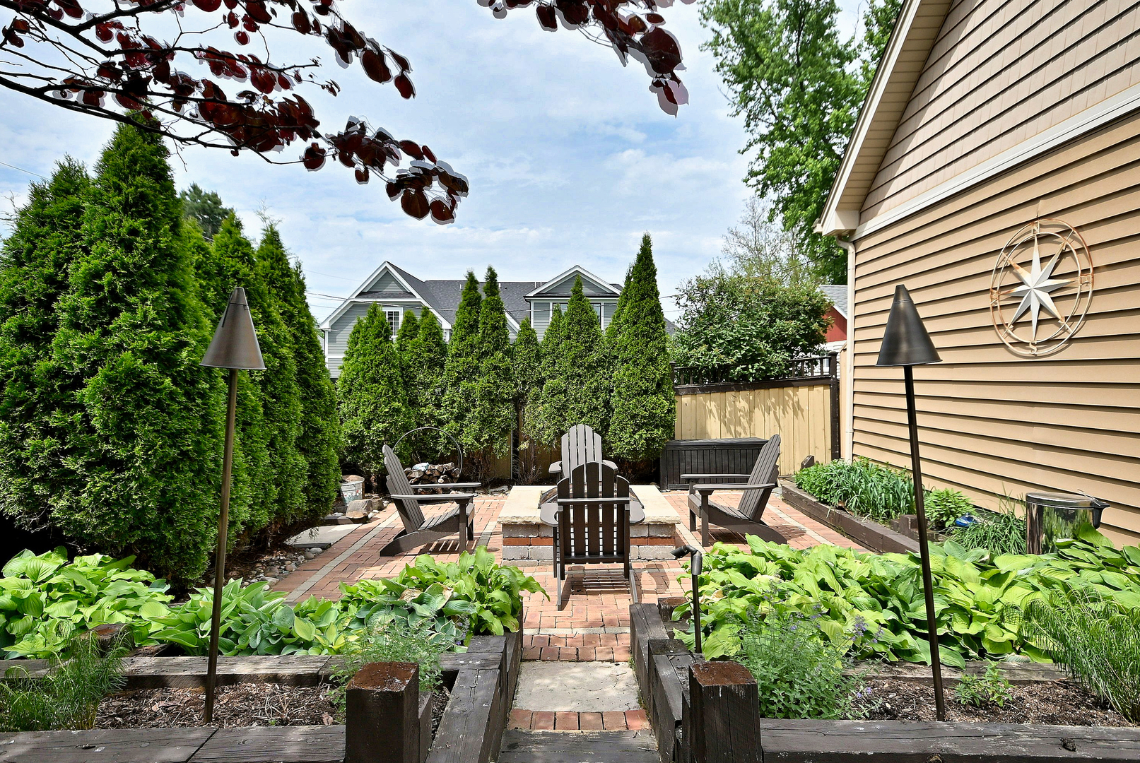 114 S Poplar Avenue