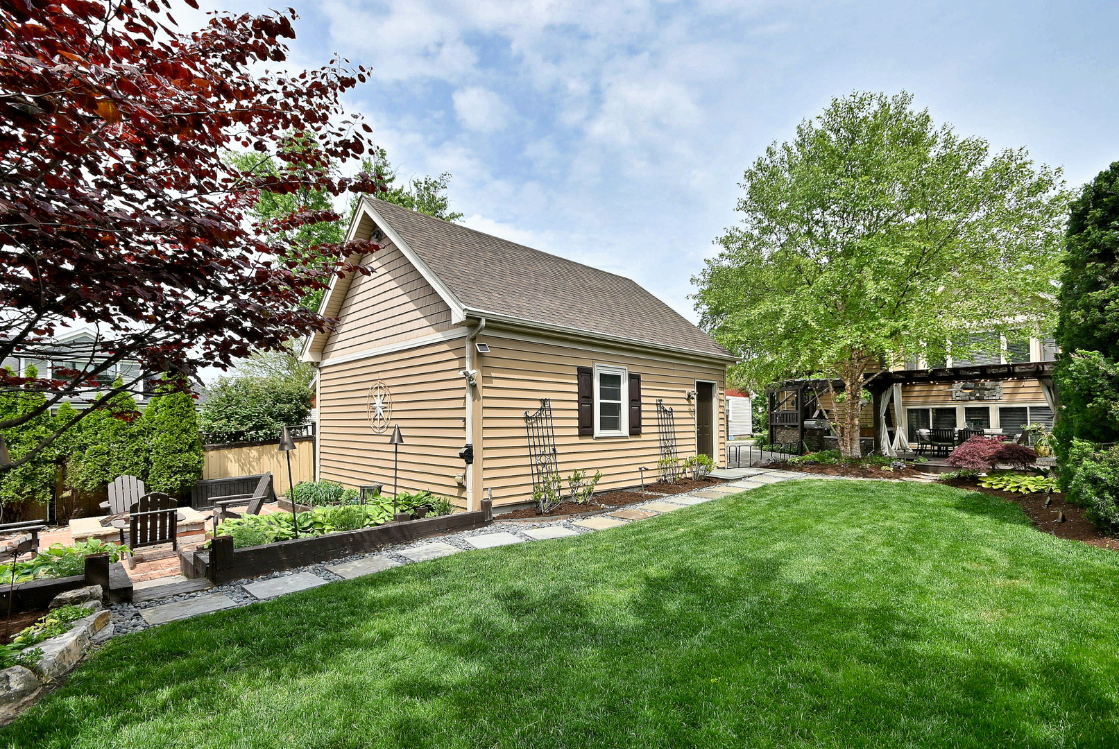 114 S Poplar Avenue