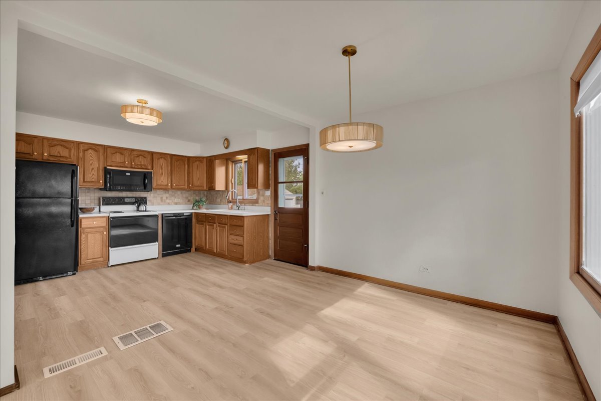 850 S Hillside Avenue