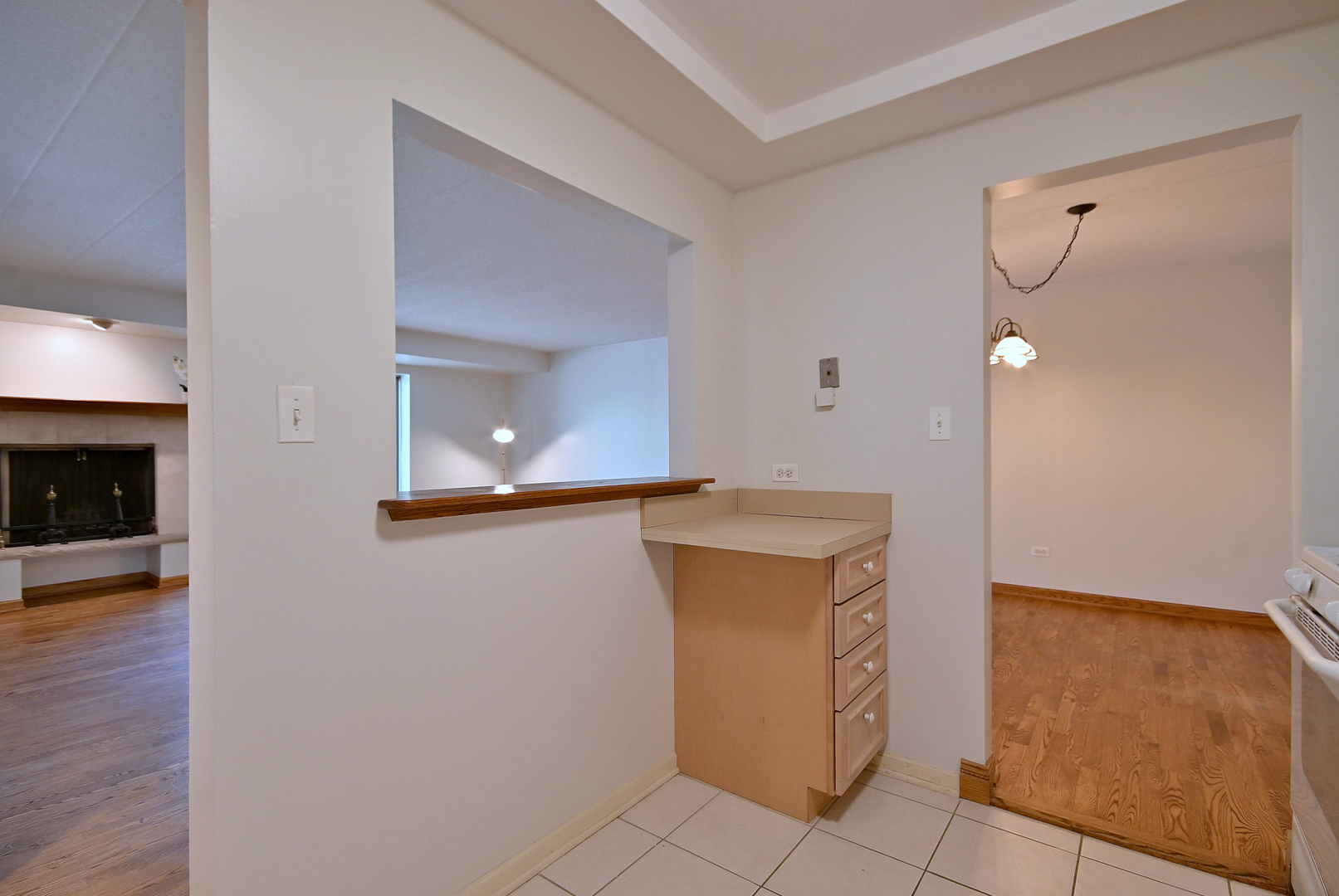 110 W Butterfield Road Unit: 302S