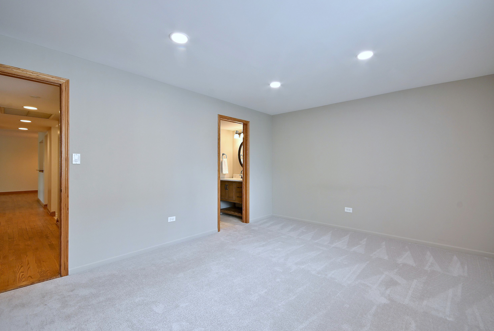 110 W Butterfield Road Unit: 302S