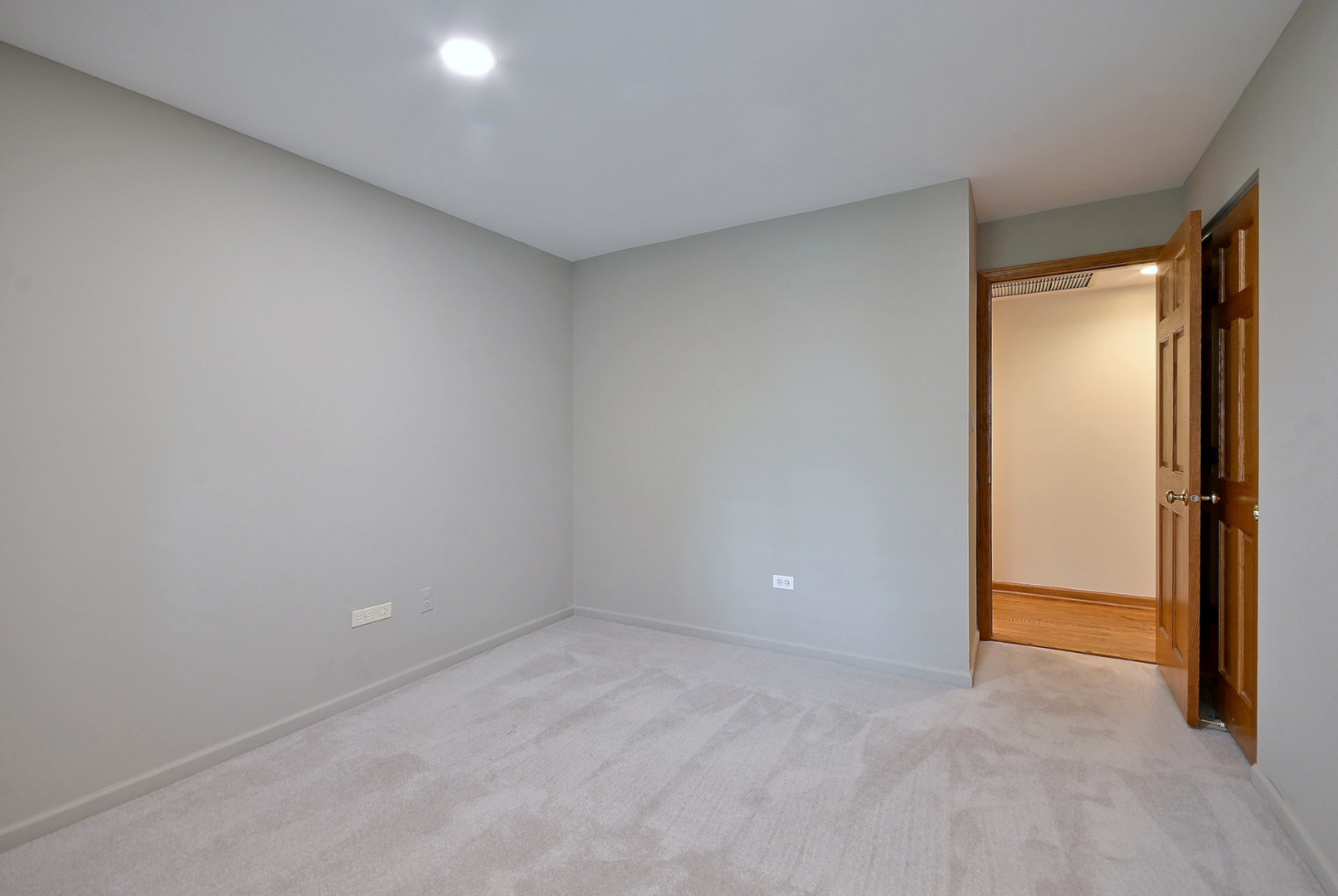 110 W Butterfield Road Unit: 302S