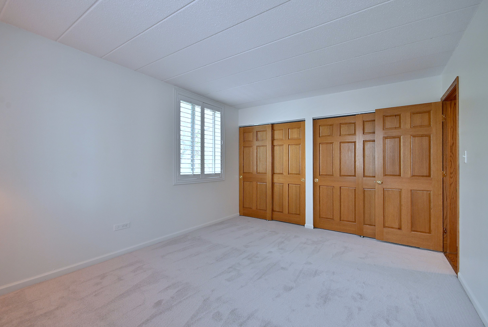110 W Butterfield Road Unit: 302S
