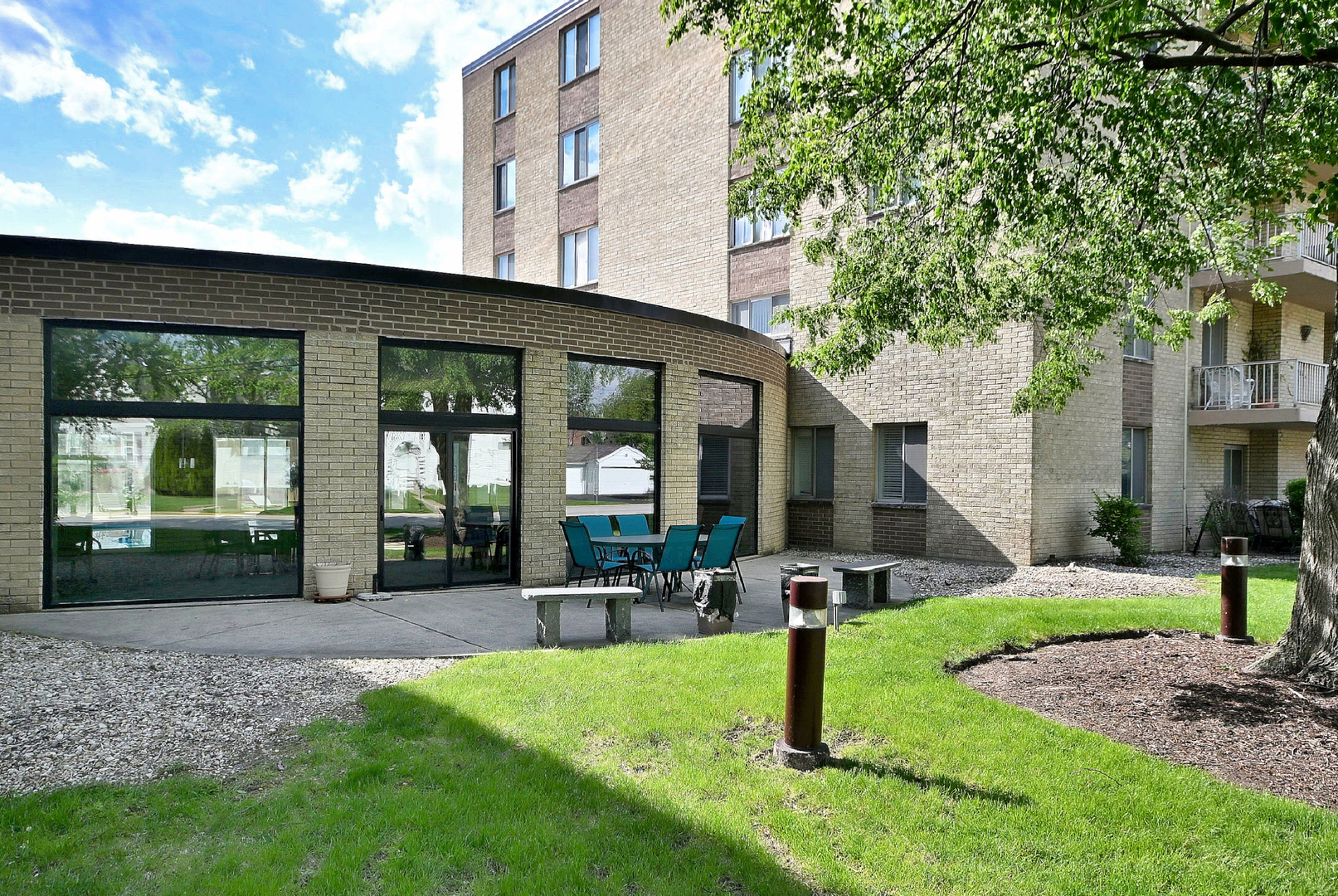 110 W Butterfield Road Unit: 302S