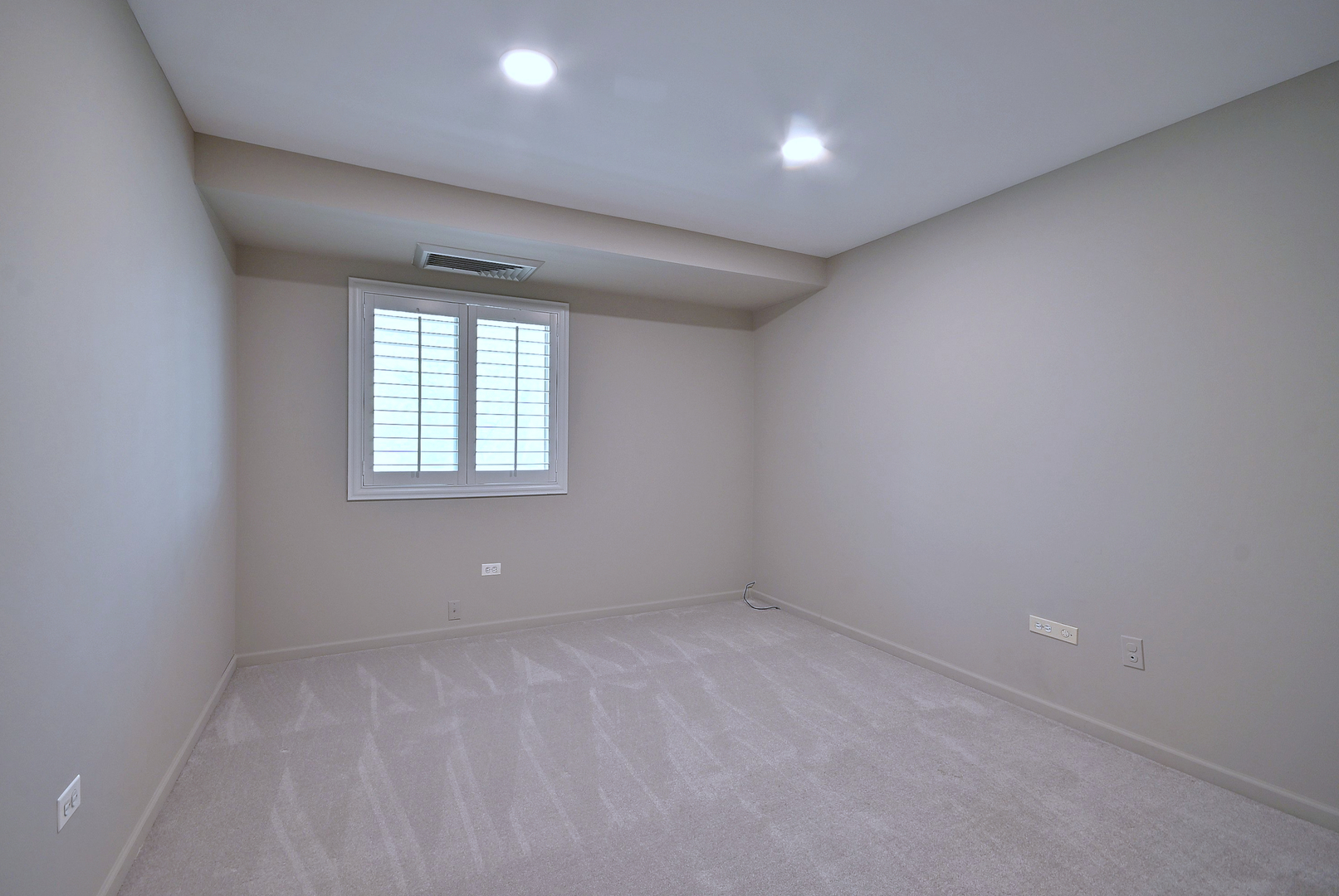 110 W Butterfield Road Unit: 302S