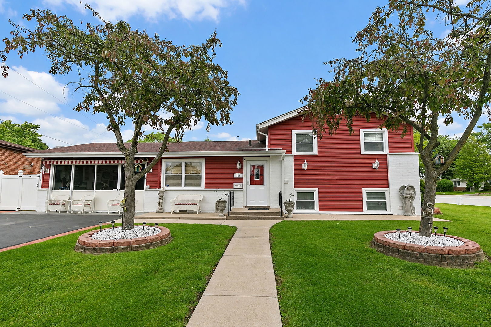 115 N Rose Avenue