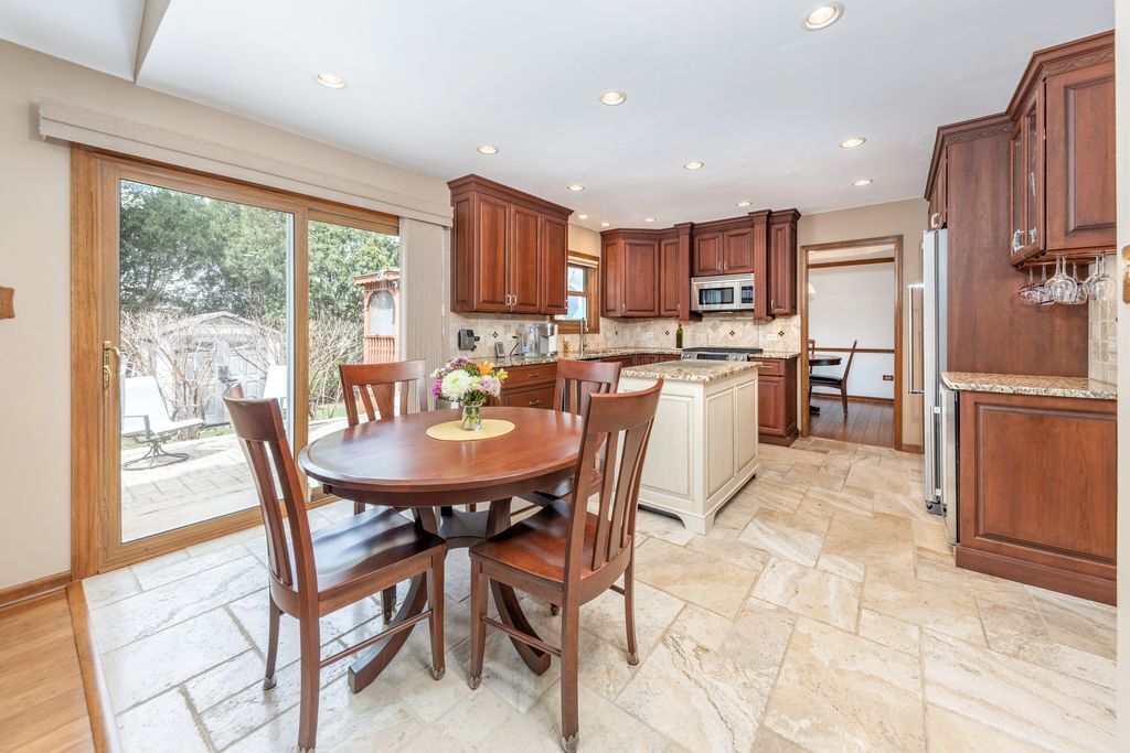 2413 Putnam Drive