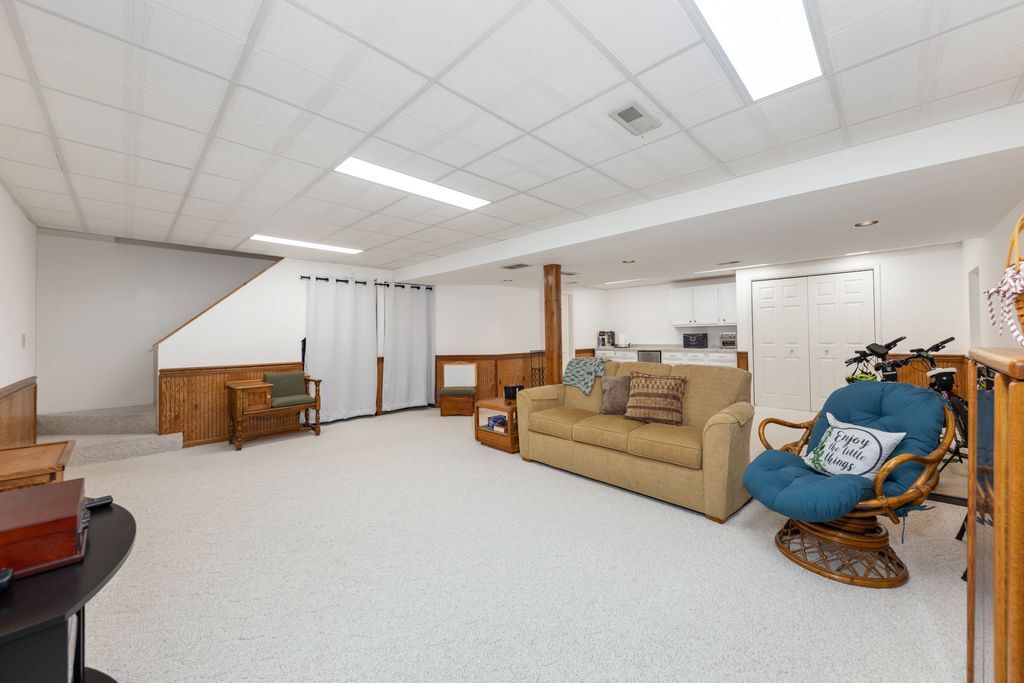 2413 Putnam Drive
