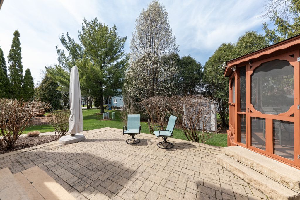 2413 Putnam Drive