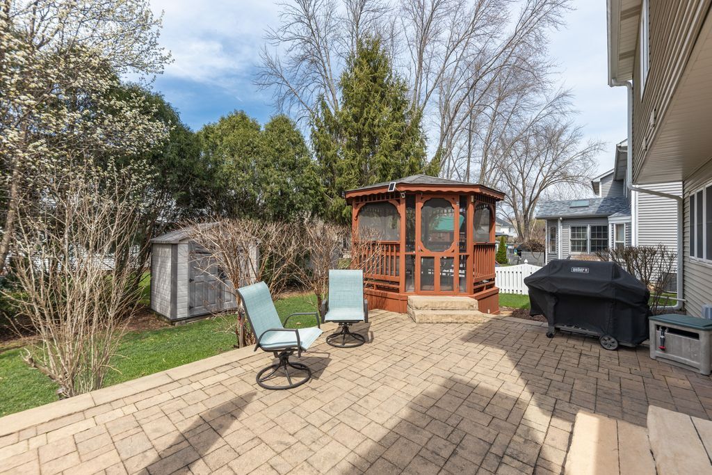 2413 Putnam Drive