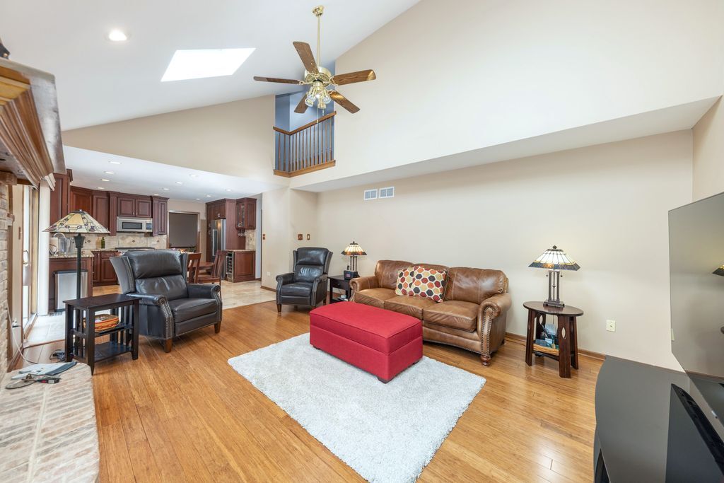 2413 Putnam Drive