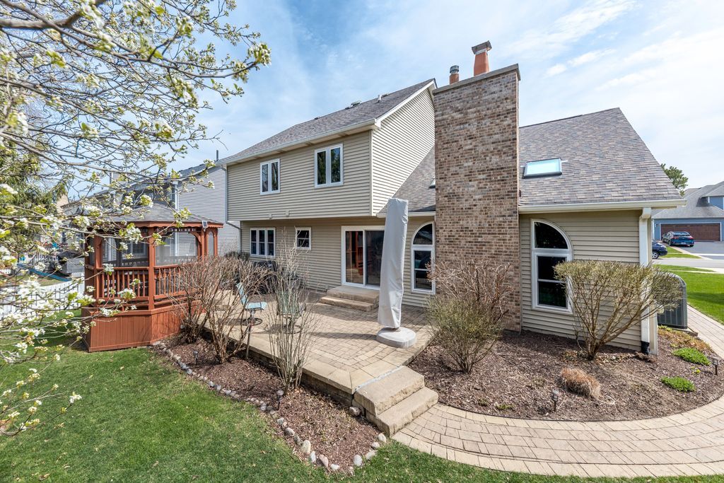 2413 Putnam Drive
