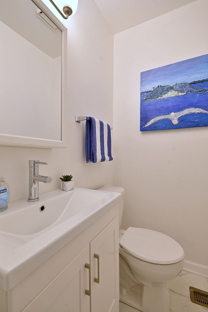 214 N West Avenue Unit: 1