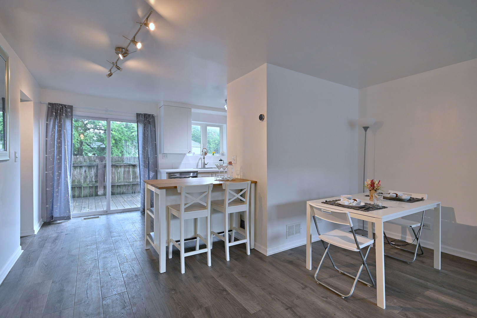 214 N West Avenue Unit: 1