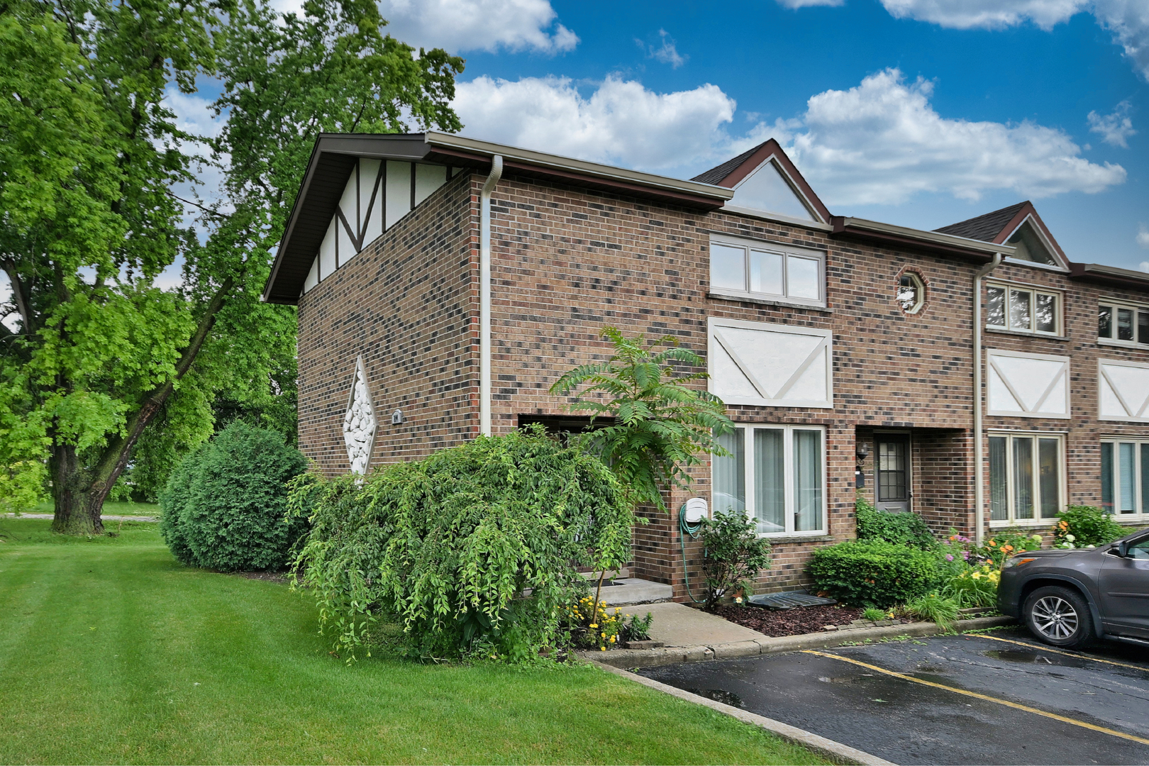 214 N West Avenue Unit: 1