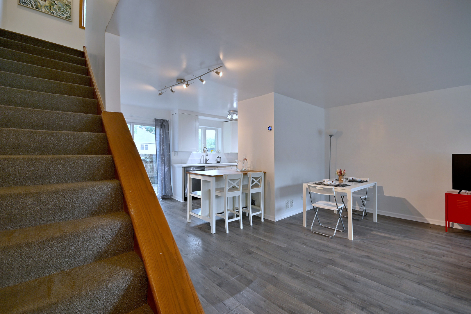 214 N West Avenue Unit: 1