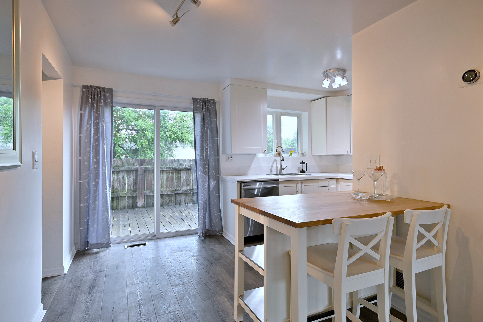 214 N West Avenue Unit: 1