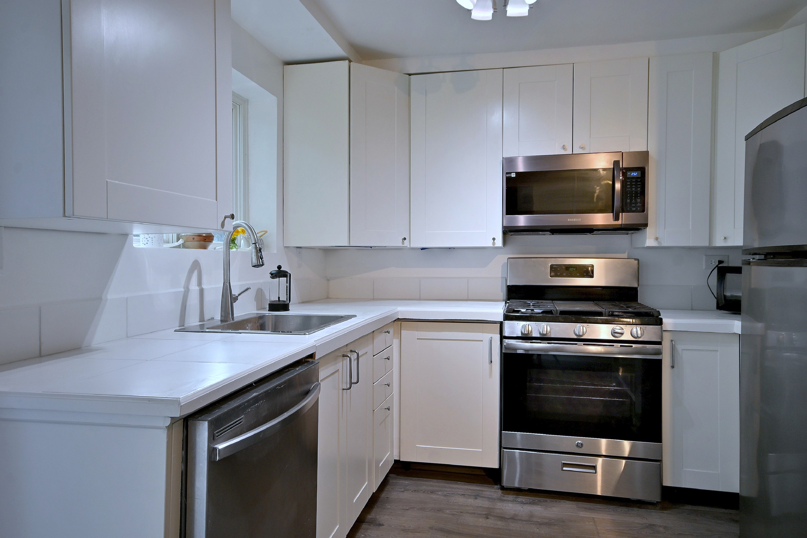 214 N West Avenue Unit: 1