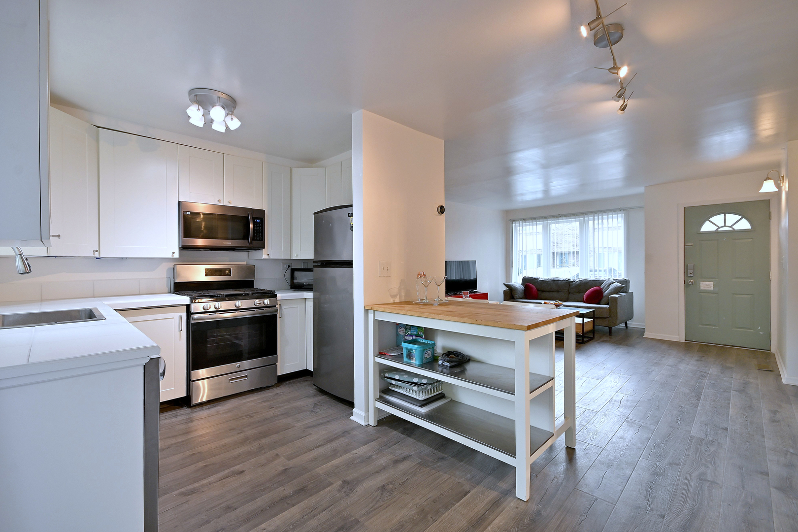 214 N West Avenue Unit: 1