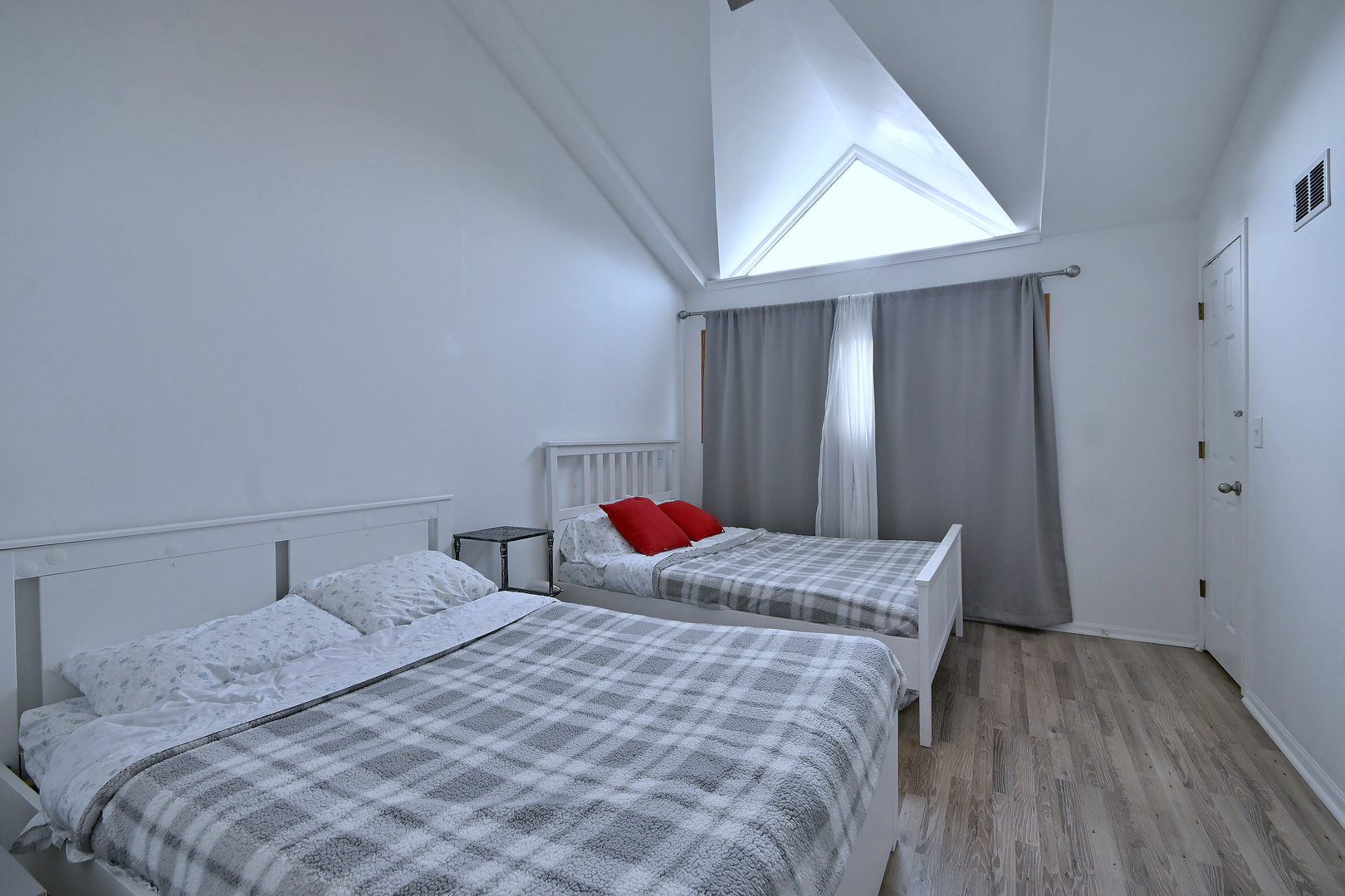 214 N West Avenue Unit: 1