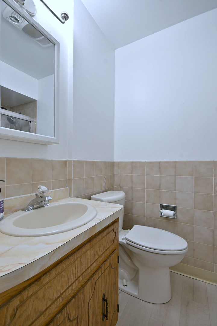 214 N West Avenue Unit: 1