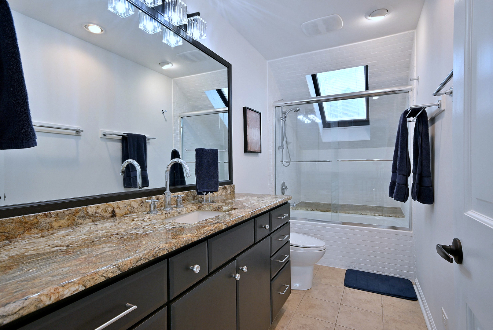 2S025 Twin Oaks Drive