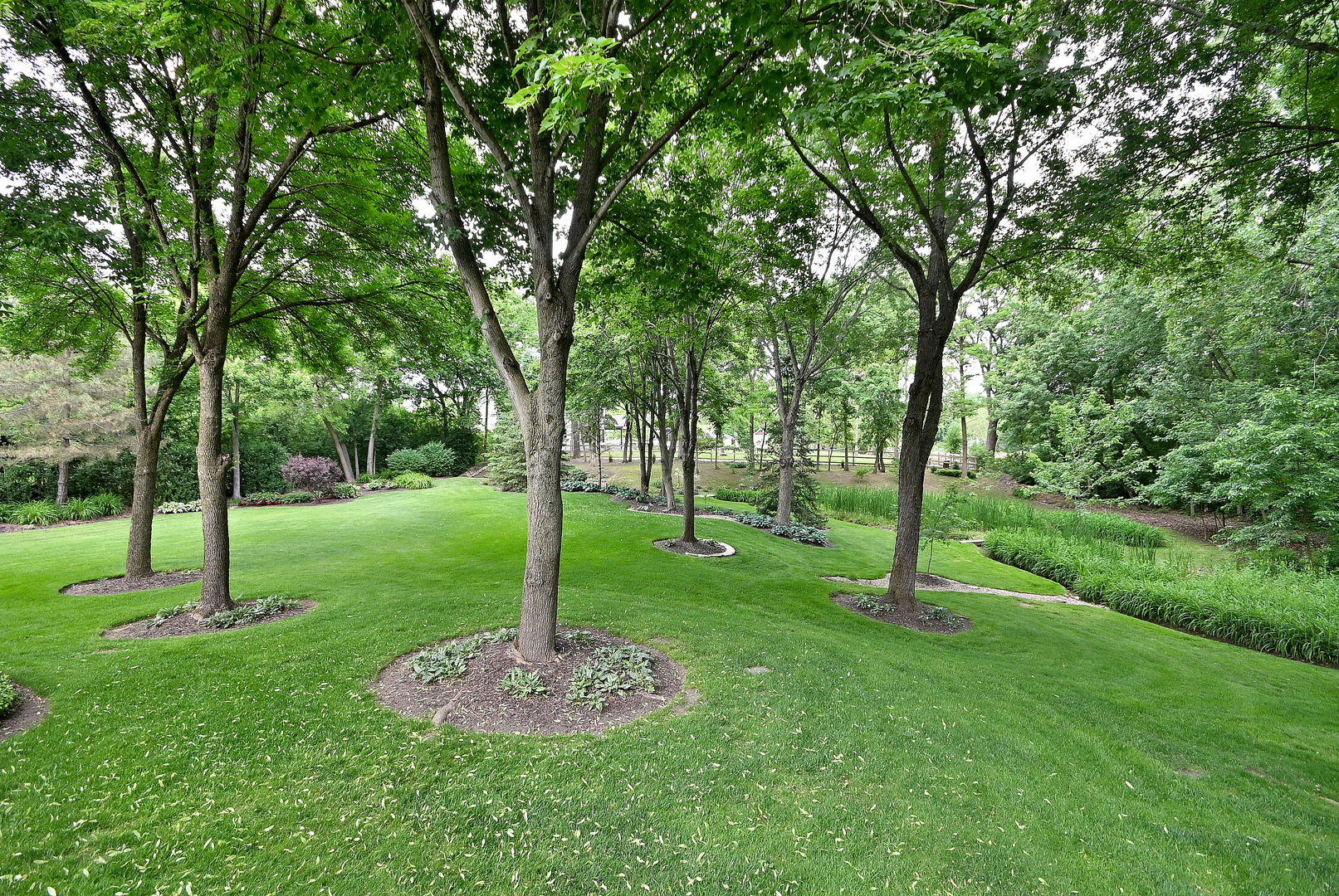 2S025 Twin Oaks Drive
