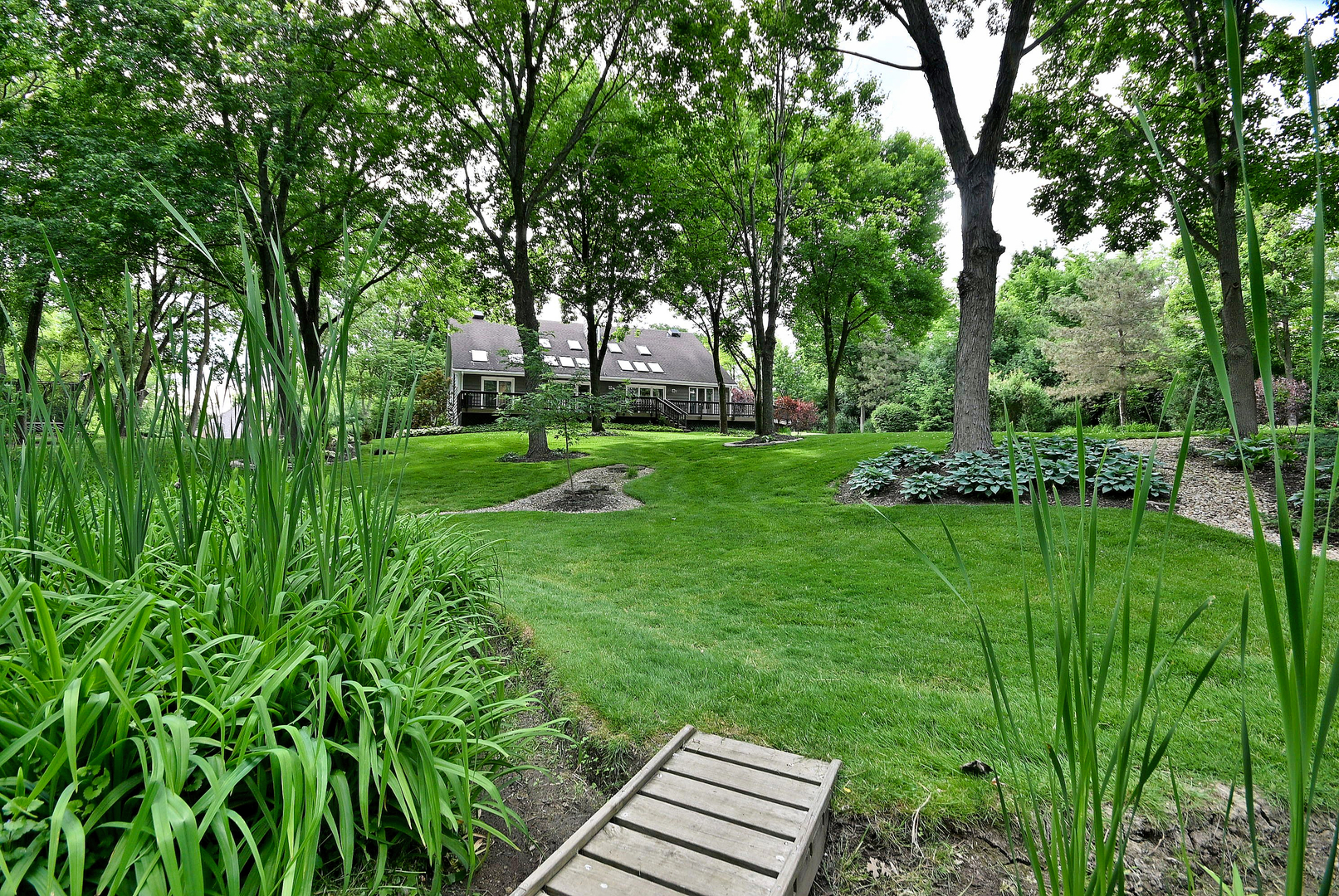 2S025 Twin Oaks Drive