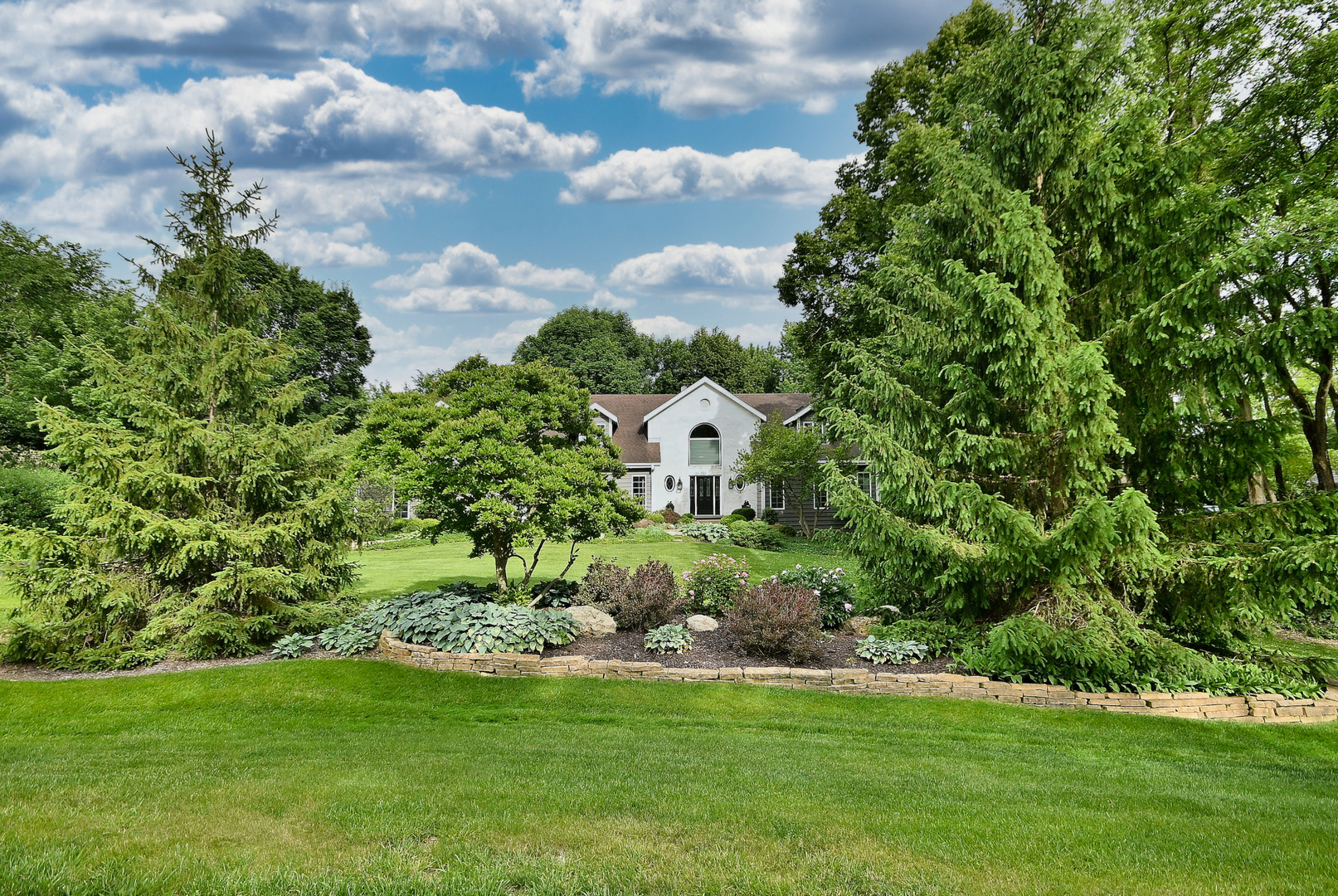 2S025 Twin Oaks Drive