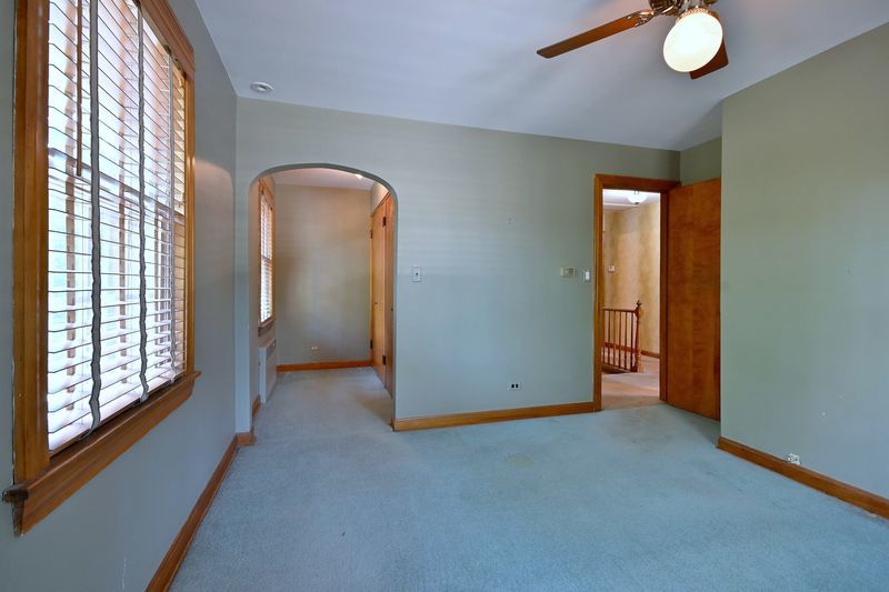 117 W Eggleston Avenue