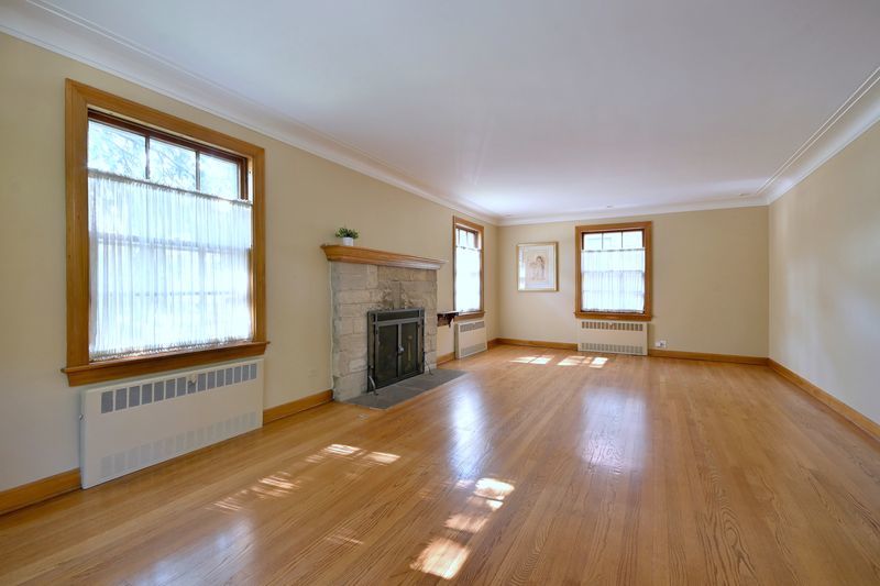 117 W Eggleston Avenue