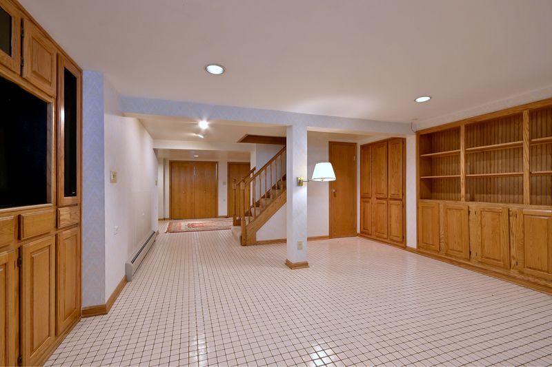 117 W Eggleston Avenue