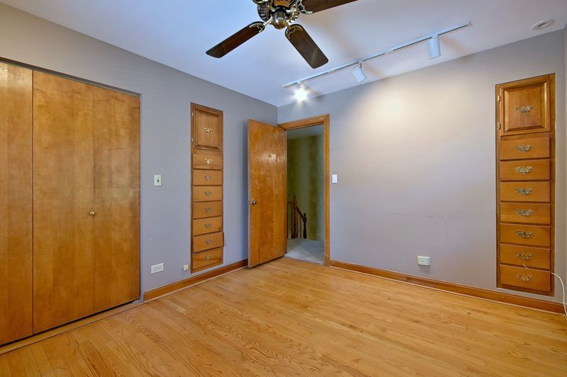 117 W Eggleston Avenue