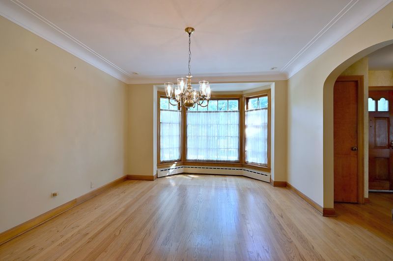 117 W Eggleston Avenue
