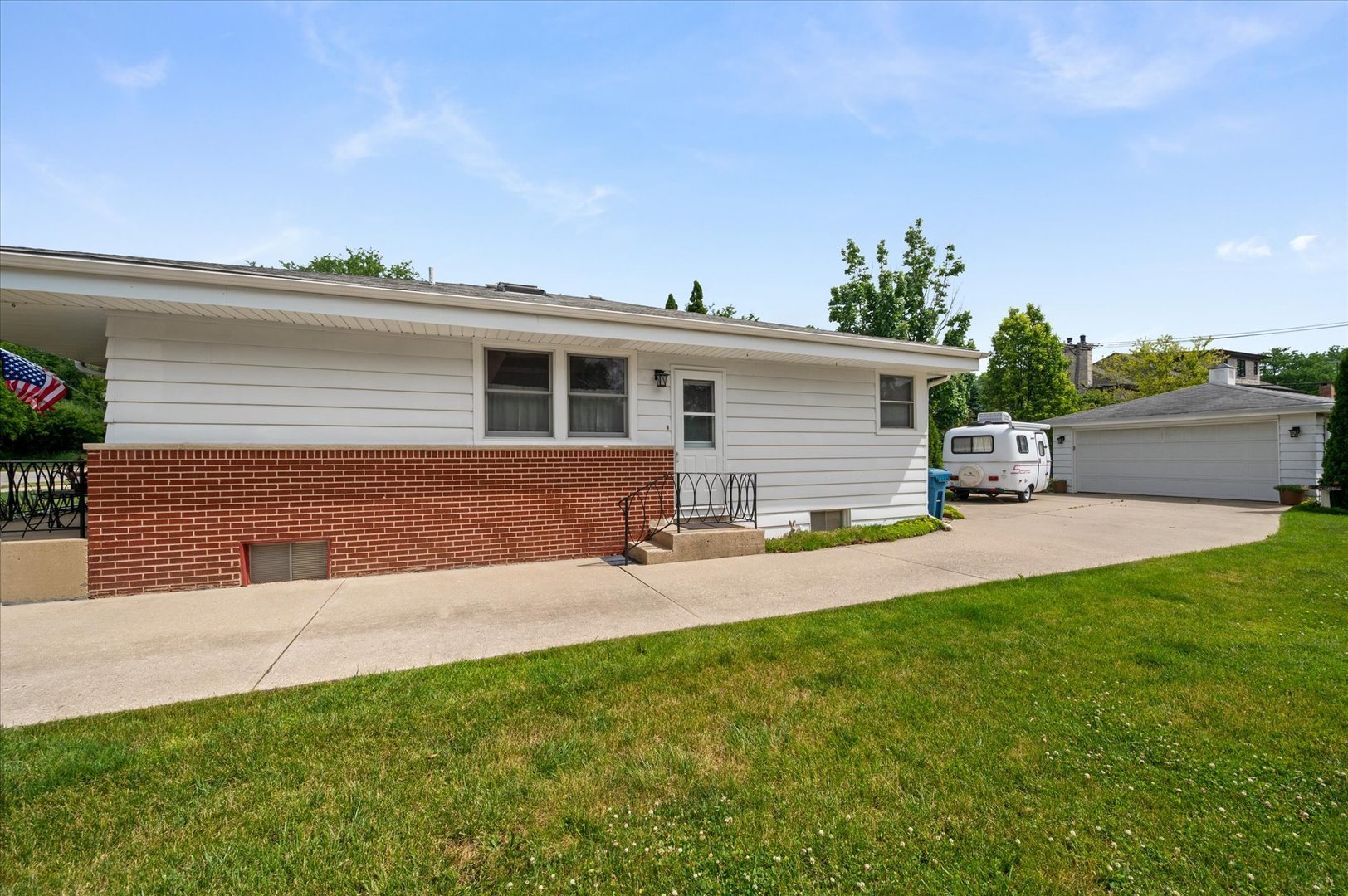 551 S Poplar Avenue