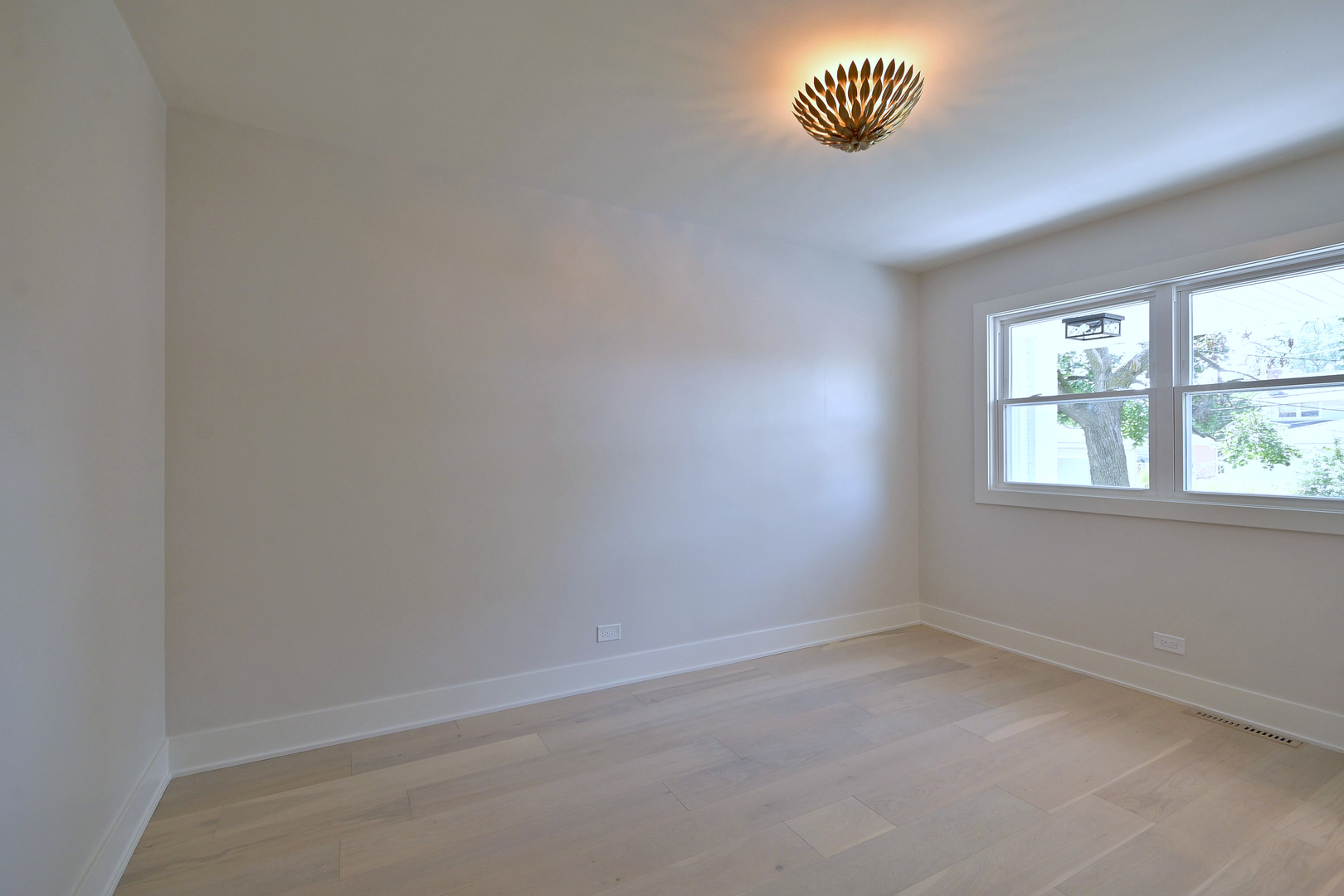 800 S Swain Avenue