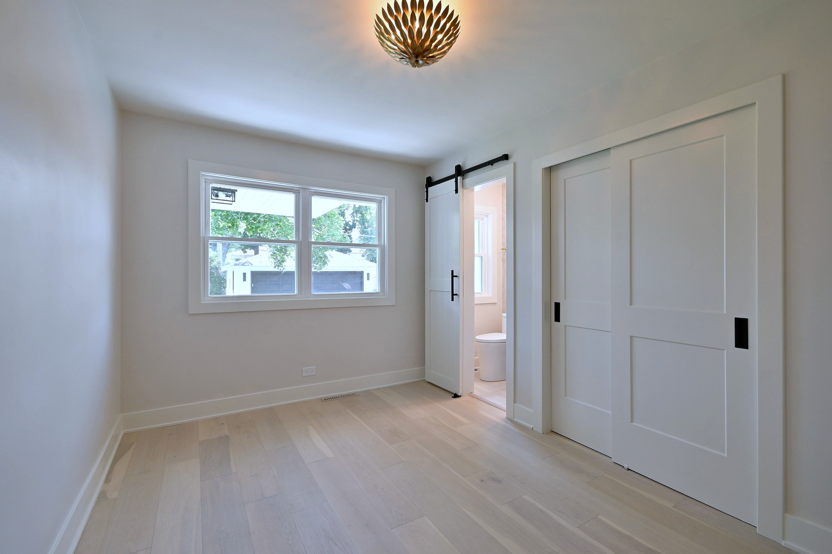 800 S Swain Avenue