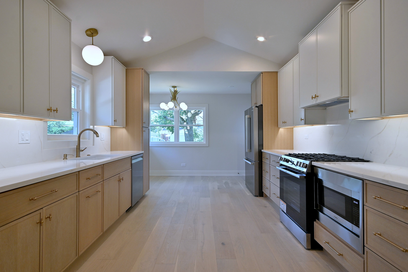 800 S Swain Avenue