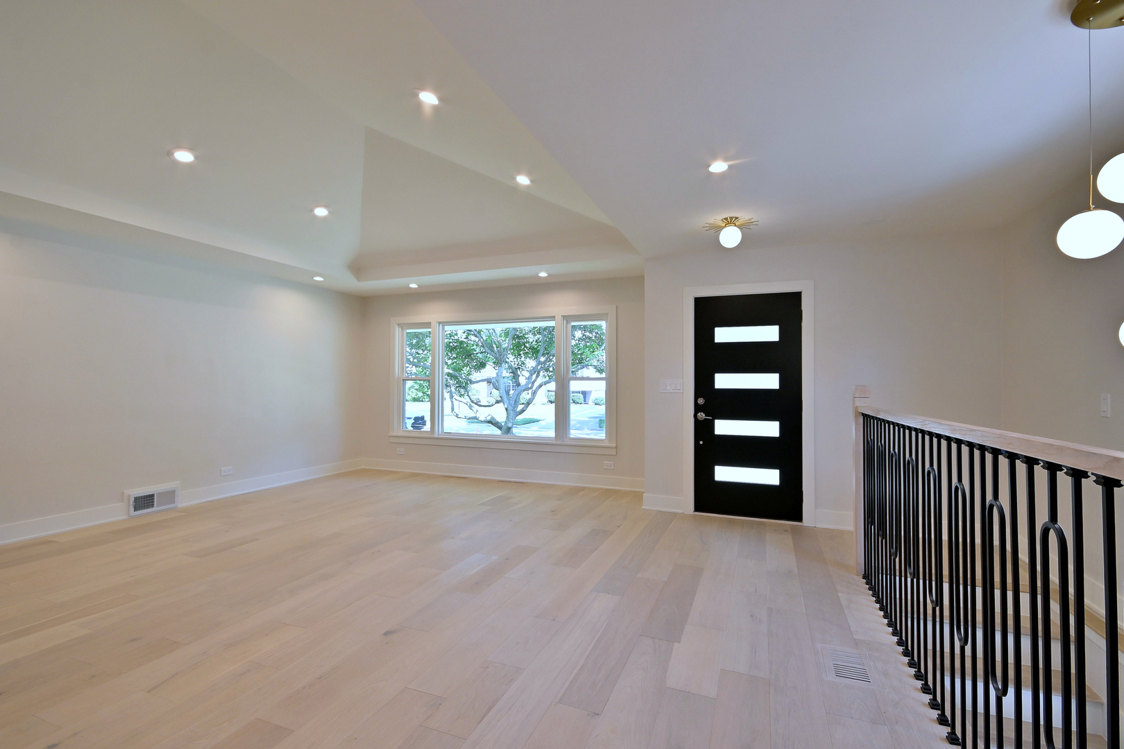 800 S Swain Avenue