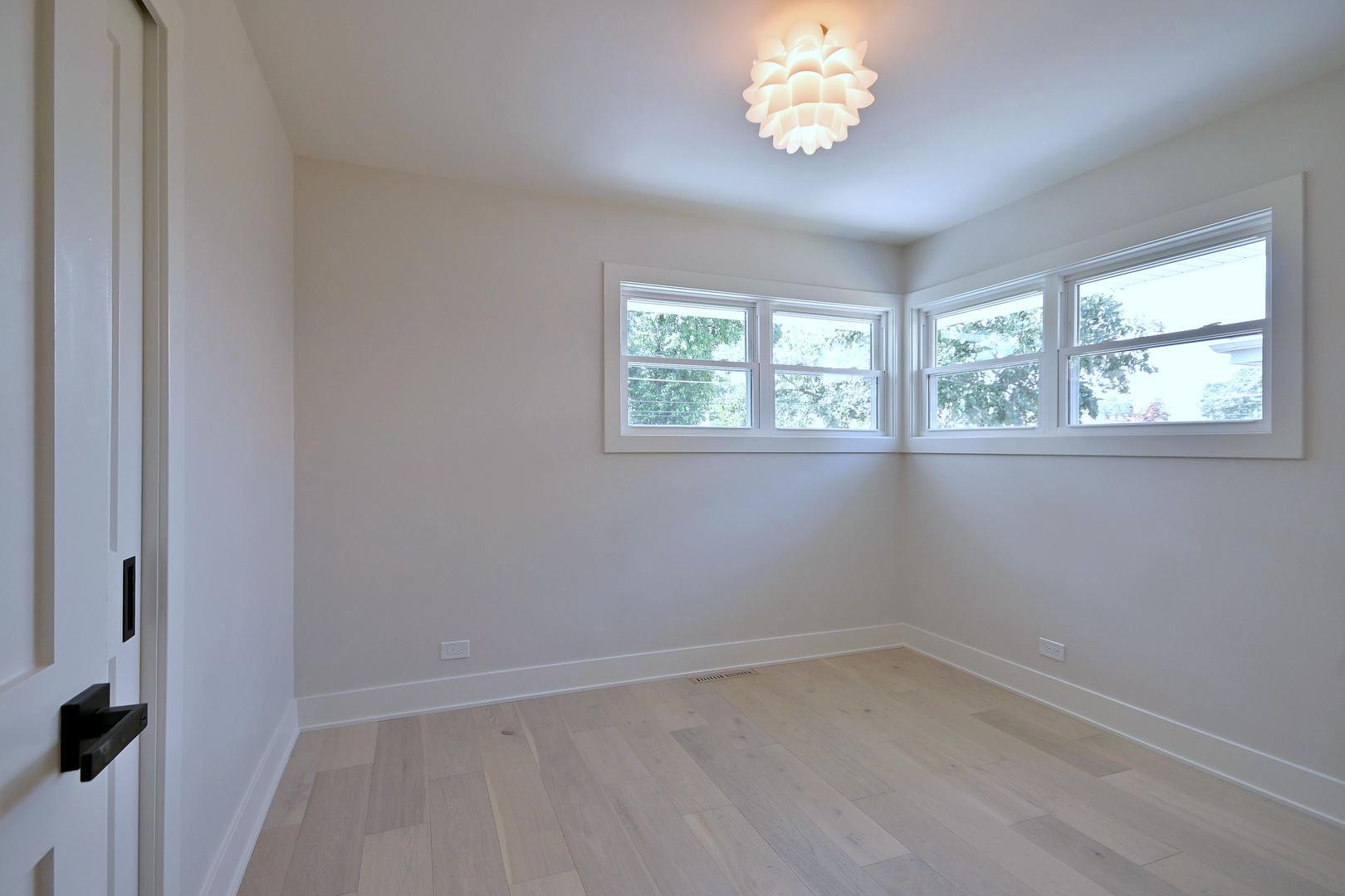 800 S Swain Avenue