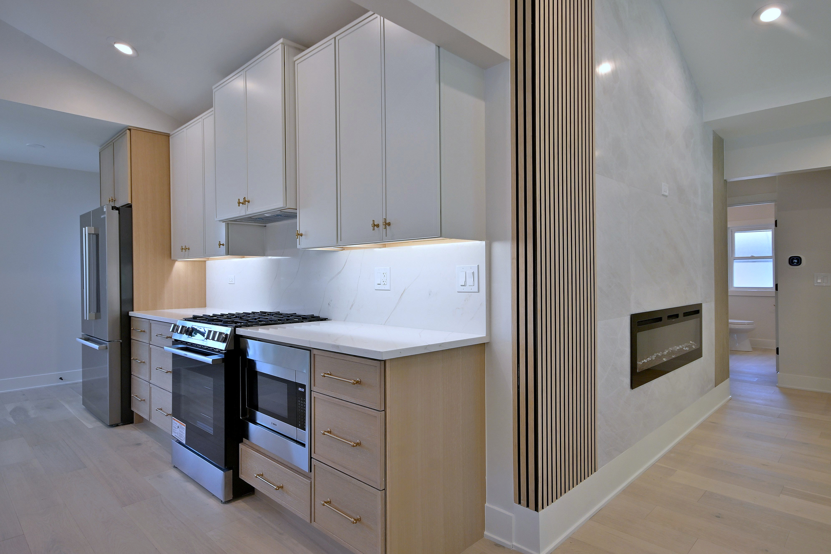 800 S Swain Avenue