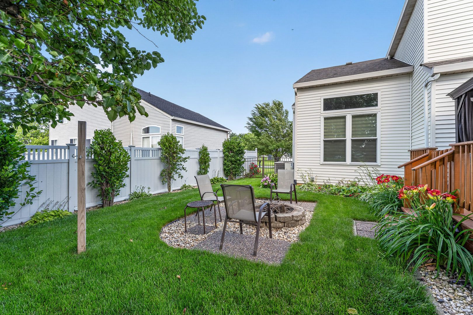 16542 Eastlake Parkway