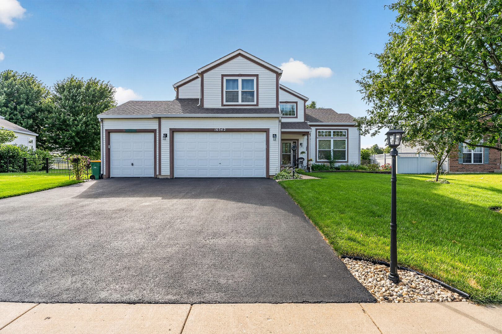 16542 Eastlake Parkway