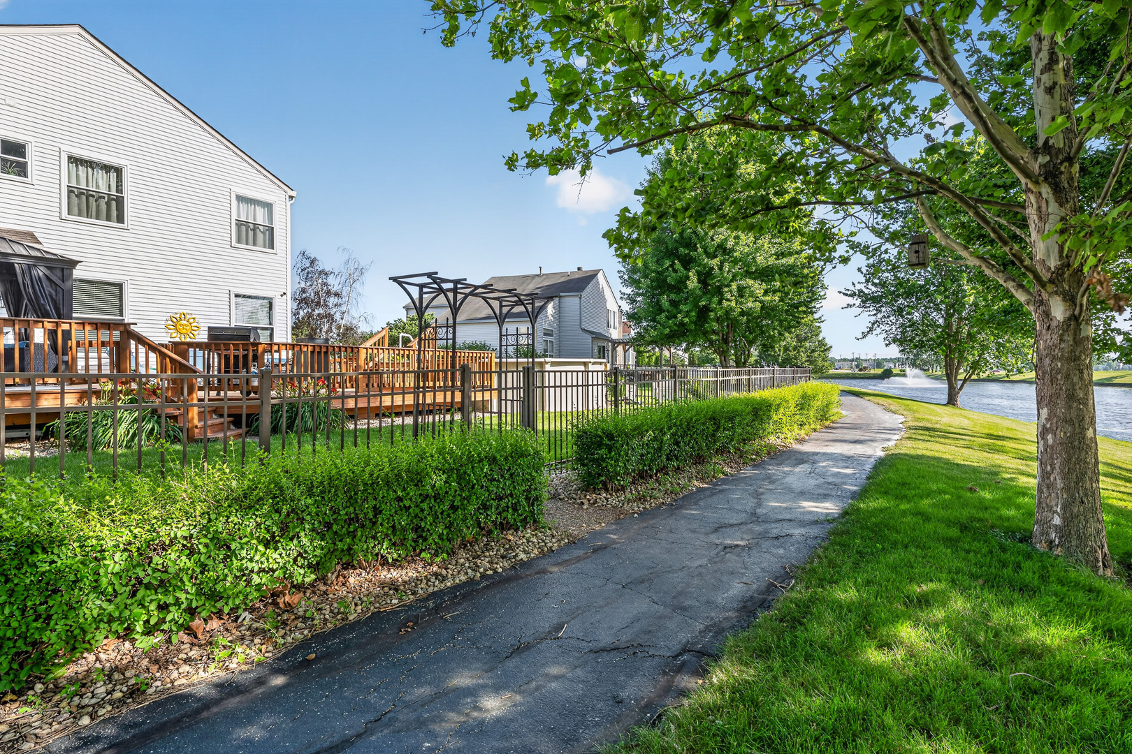 16542 Eastlake Parkway