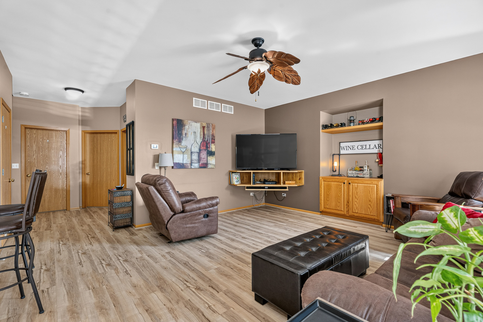16542 Eastlake Parkway