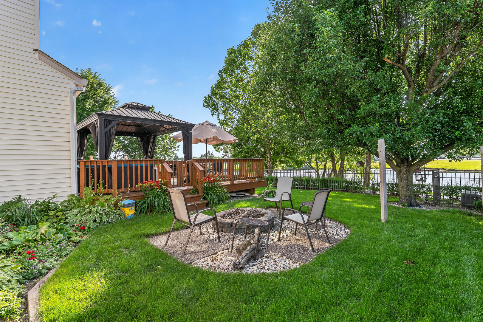 16542 Eastlake Parkway
