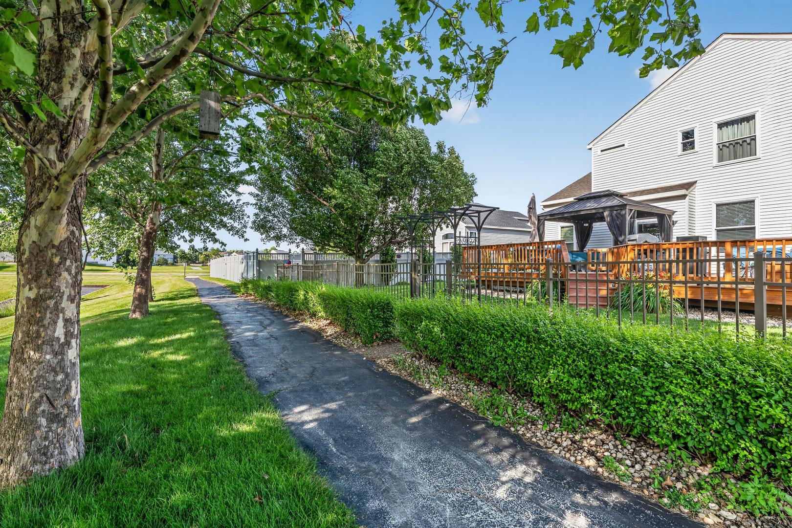 16542 Eastlake Parkway