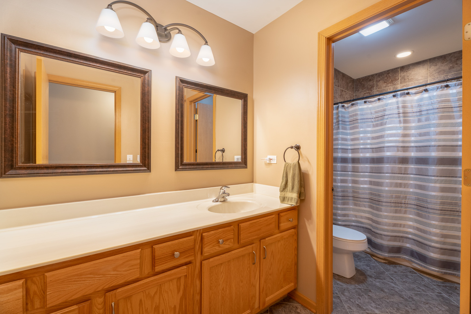 16542 Eastlake Parkway