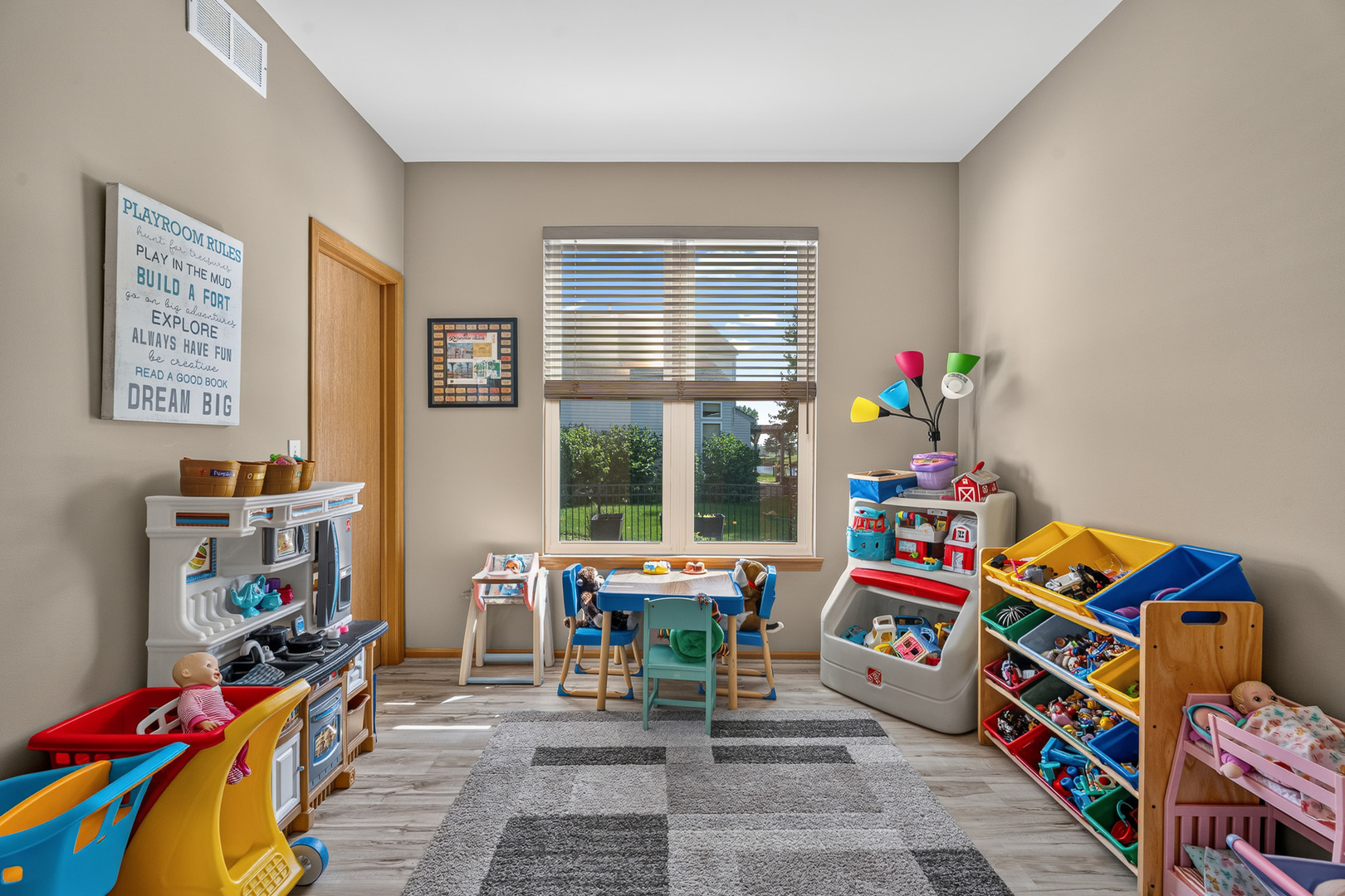 16542 Eastlake Parkway